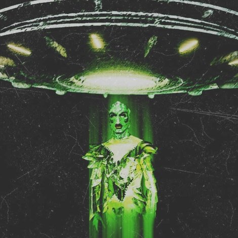 Queens vs Zombies from Outer Space