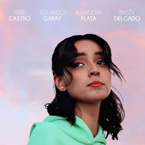 La Chica Entre Las Nubes Rosas