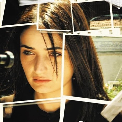 Zeynep'in Sekiz Günü