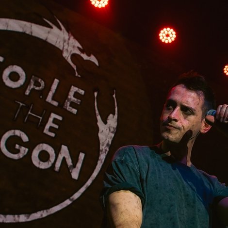 Los People In The Dragon