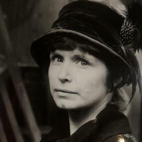Portrait of a Rebel: The Remarkable Mrs. Sanger