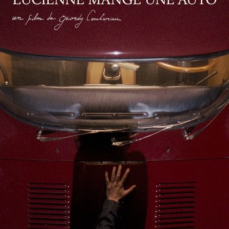 Lucienne mange une auto