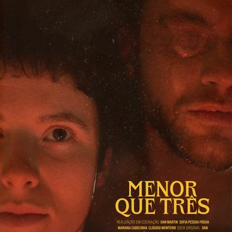 Menor que três