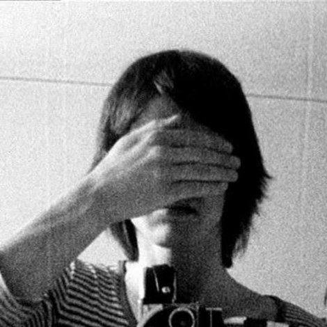 Hand/Shutter