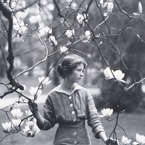 Burning Candles: The Life of Edna St. Vincent Millay