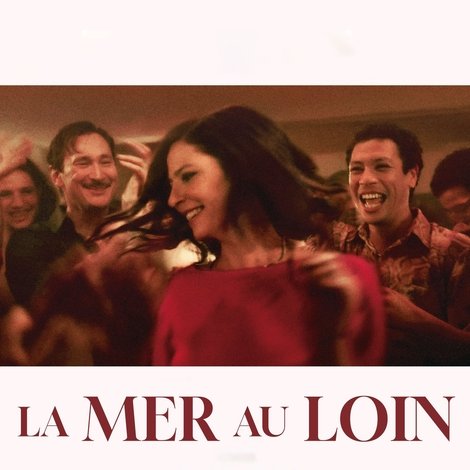 La mer au loin
