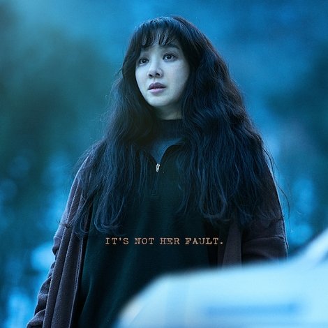 하얀 차를 탄 여자