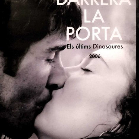 Darrera la porta