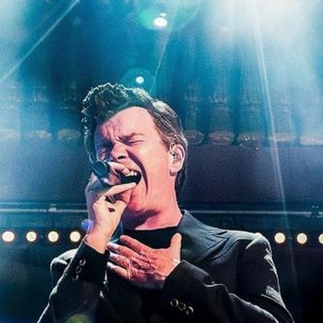 Rick Astley Rocks New Year's Eve