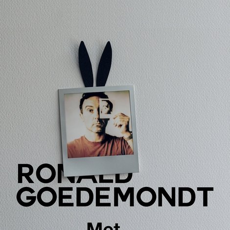 Ronald Goedemondt: Met Knielende Knikjes