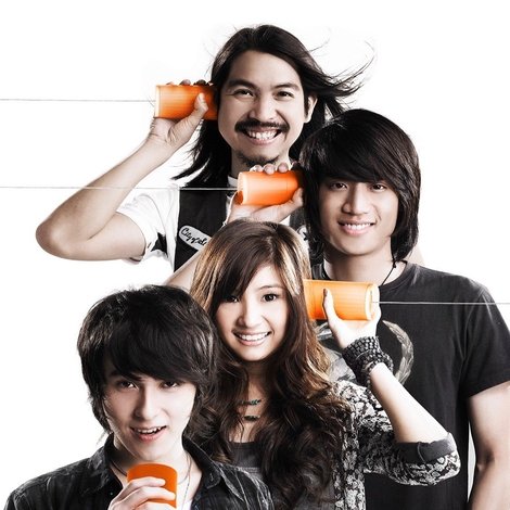 อยากได้ยินว่ารักกัน