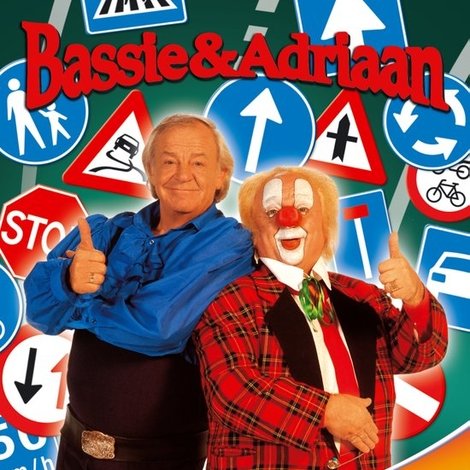 Bassie & Adriaan - Leren in het verkeer