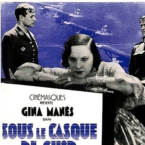 Sous le casque de cuir