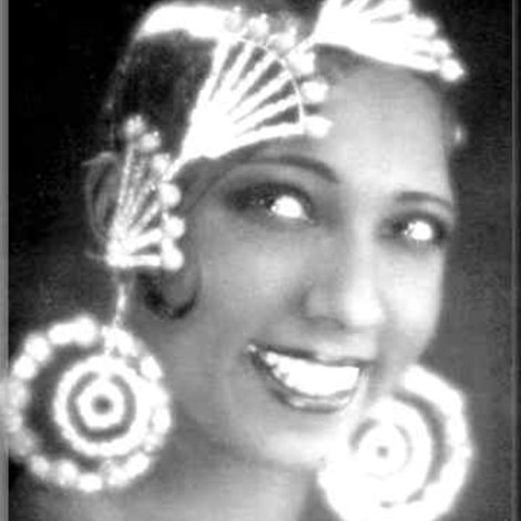 Chasing a Rainbow: The Life of Josephine Baker