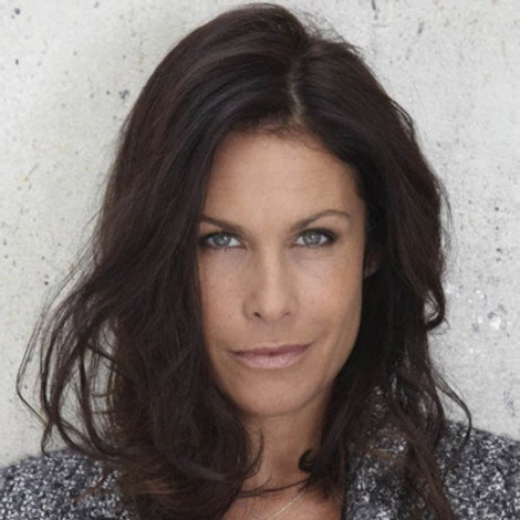 Astrid Veillon