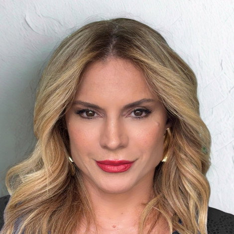 Maíra Charken