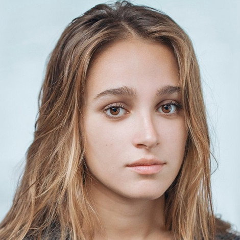 Capucine Valmary