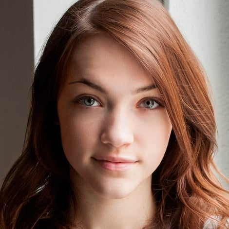 Violett Beane's profile