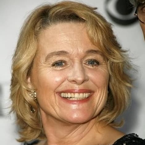 Sinéad Cusack's profile