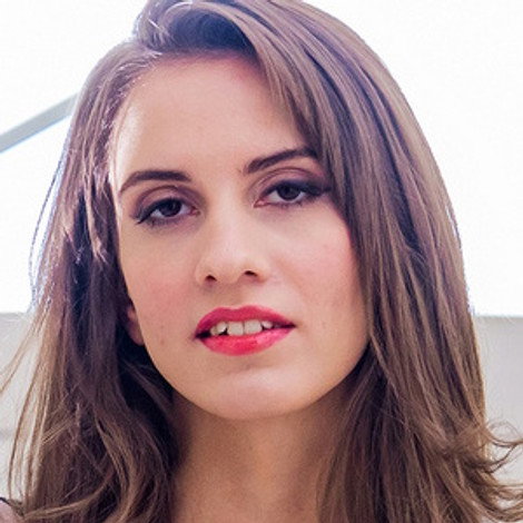 Lili Charmelle