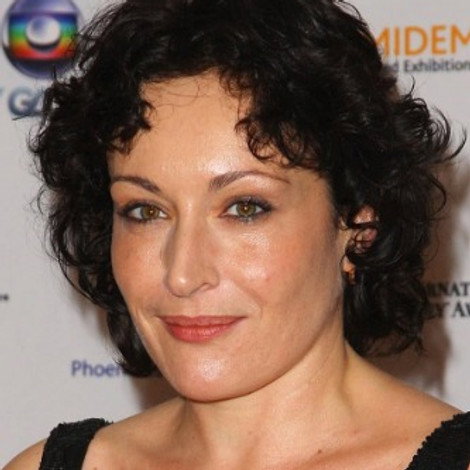Lucy Cohu