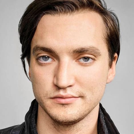 Richard Harmon's profile