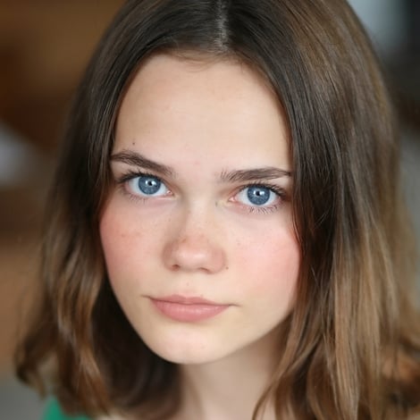 Oona Laurence's profile