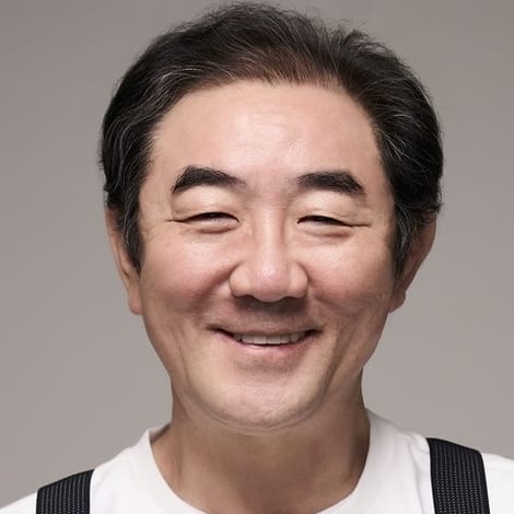 Kim Hong-pa's profile