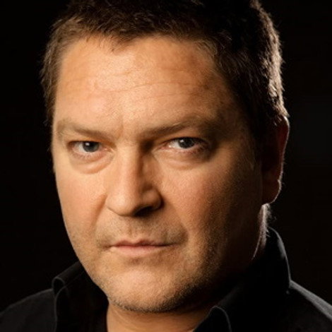 Tom van Bauwel