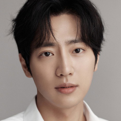 Lee Sang-yeob
