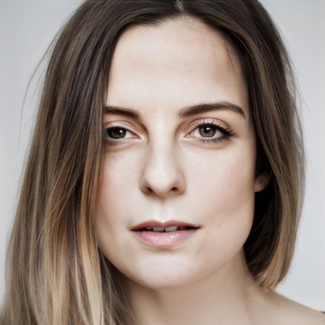 Lesli Karavil