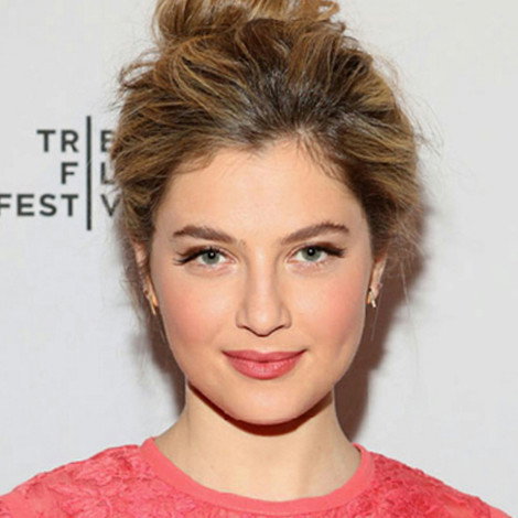 Zoe Levin