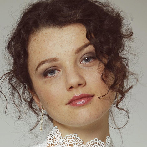 Stefania LaVie Owen