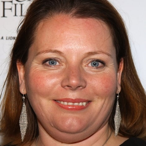 Joanna Scanlan's profile