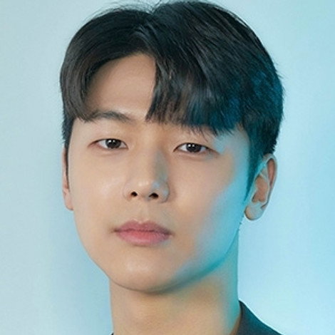 Kang Min-hyuk