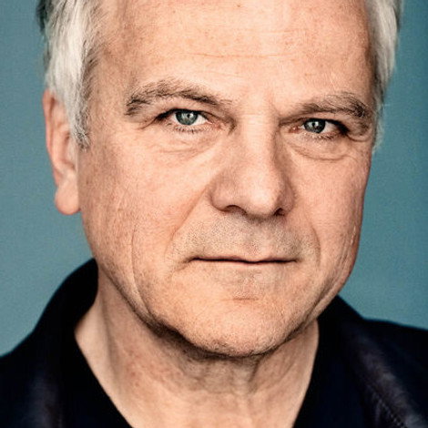 Bernhard Schütz