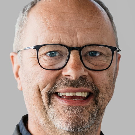 Robert Llewellyn
