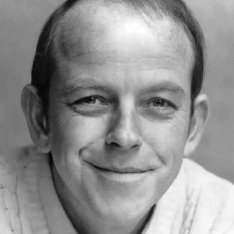 Julian Holloway