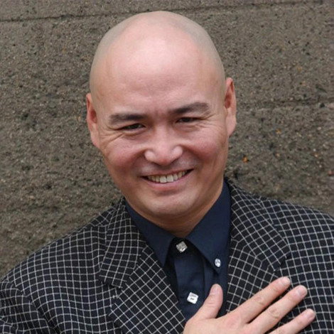 Kun Hou