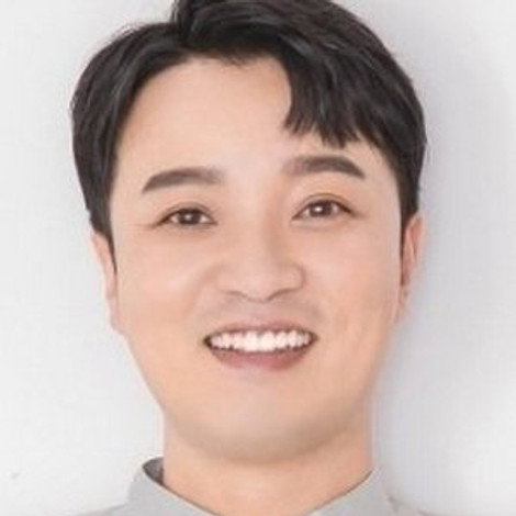 Yook Dong-Il