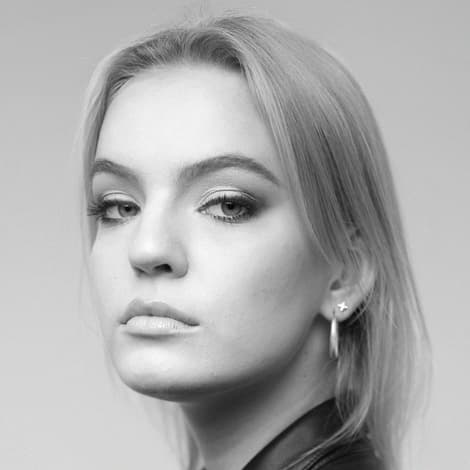 Dasha Navalnaya's profile