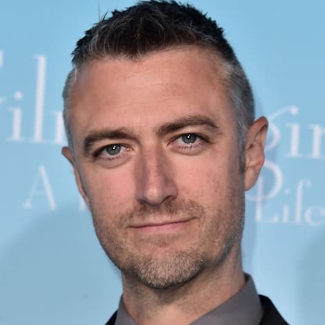 Sean Gunn's profile