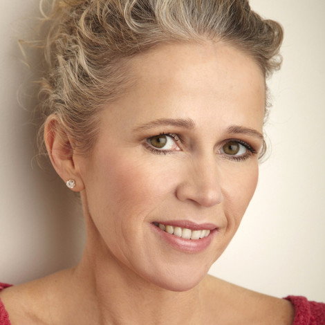 Lucy Benjamin
