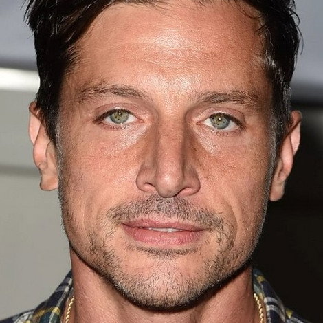 Simon Rex