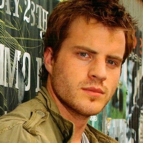 Robert Kazinsky's profile