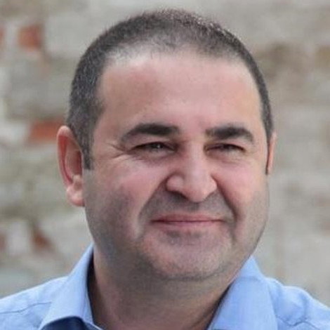 Şafak Sezer