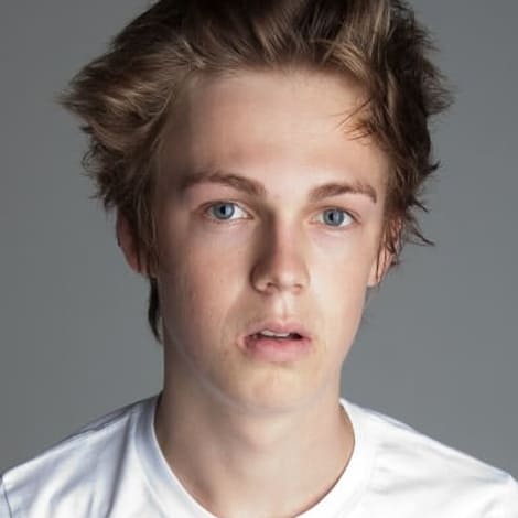 Caspar Lee's profile