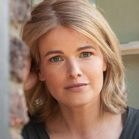 Mira Bartuschek