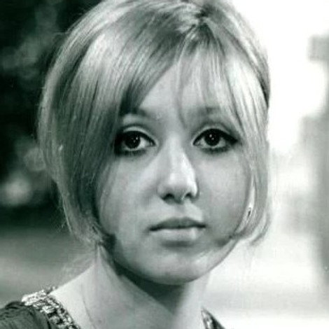 Adrienne Posta