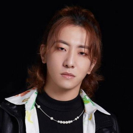 Hu Yajie